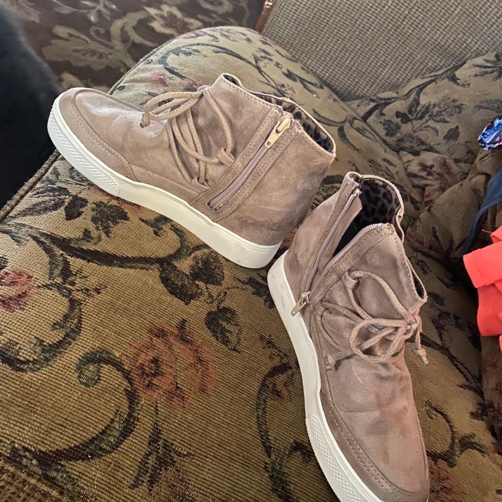 Wedge shoes